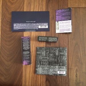 Urban Decay Makeup - Urban Decay Deluxe Sample Set Urban Decay Makeup - Urban Decay Deluxe Sample Set